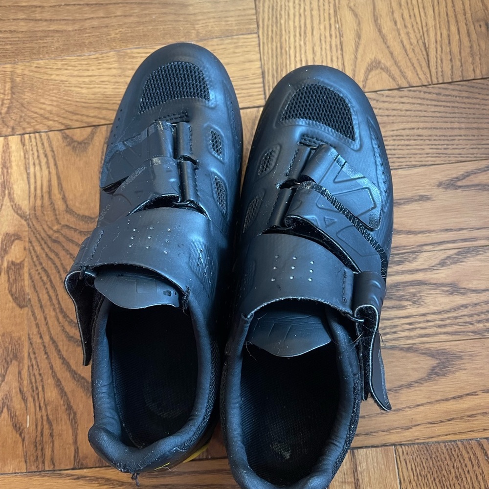 SOLD DO NOT BUY- Soul Cycle Black Cycling Shoes - Unisex - Size 37